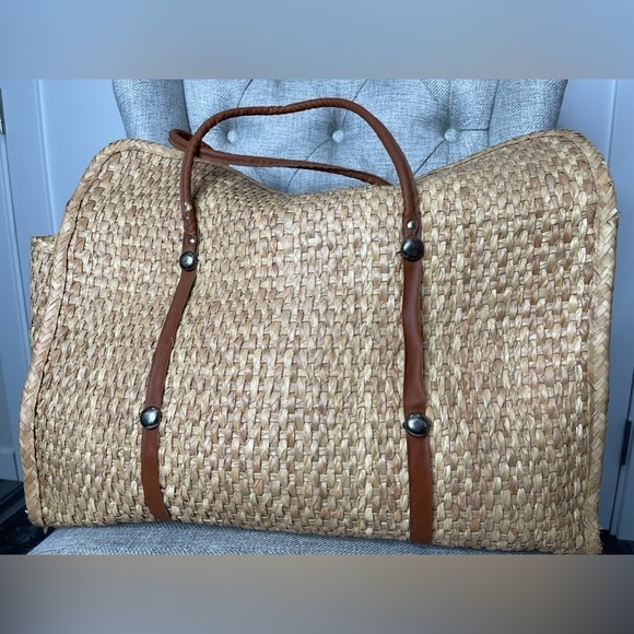 Vintage Straw Travel Bag Woven Tote Rattan Rustic Floral Turnlock Carry All - Picture 2 of 8